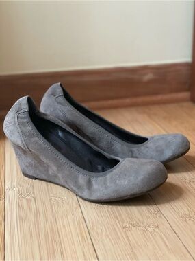 Exit Taupe Gray Suede Wedge Pumps Size IT 38